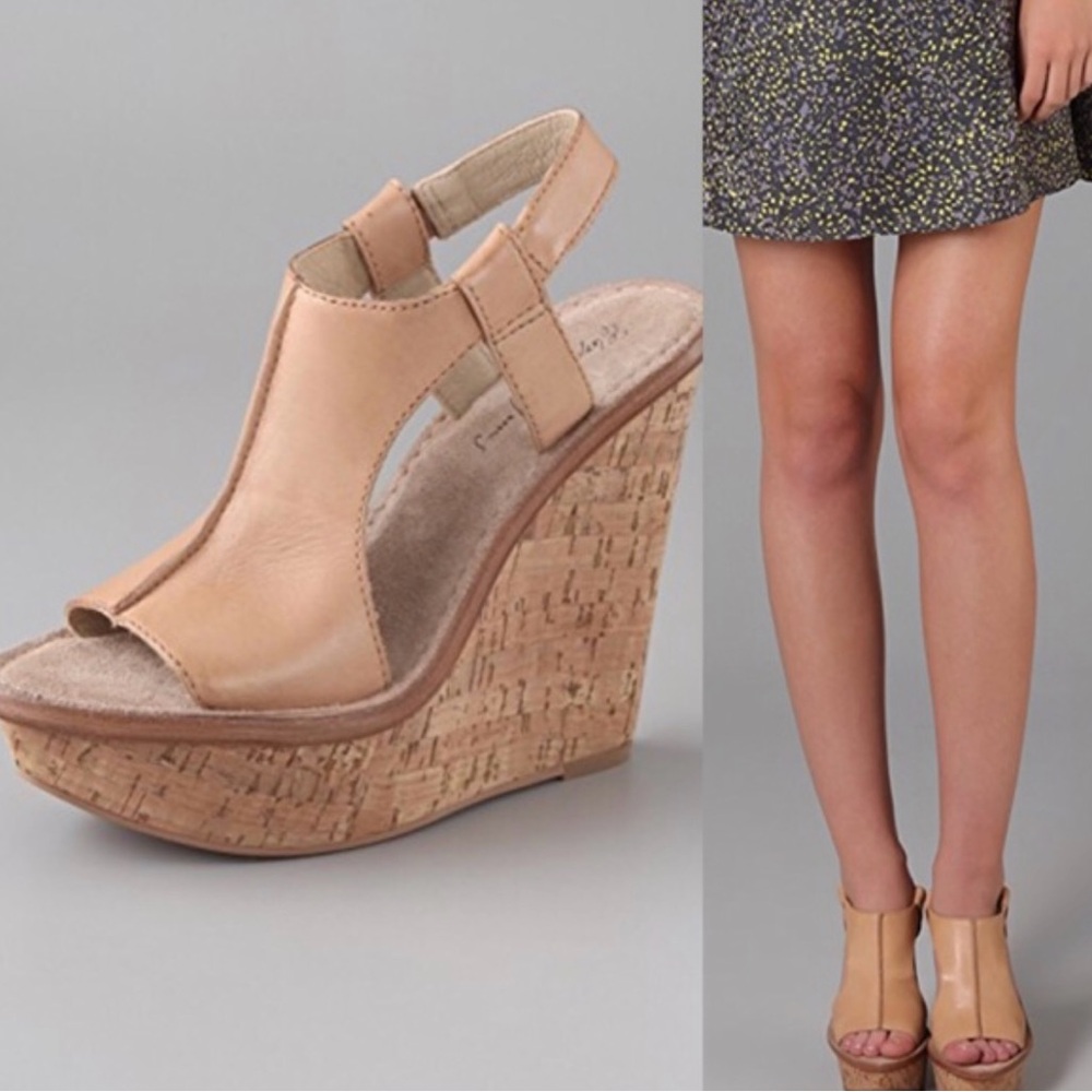 Elizabeth and James Harp nude wedges
